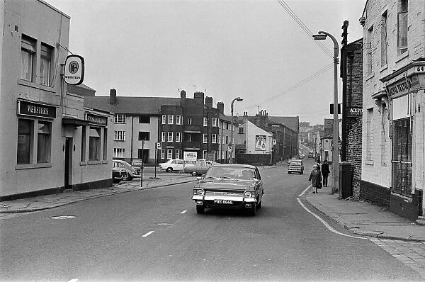 General scenes of Lumb Lane, Bradford, West Yorkshire. 17th September 1971