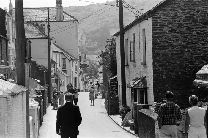 Framed Print : General scenes in Polperro, Cornwall. 13th July 1967 Framed Print : General scenes in Polperro, Cornwall. 13th July 1967