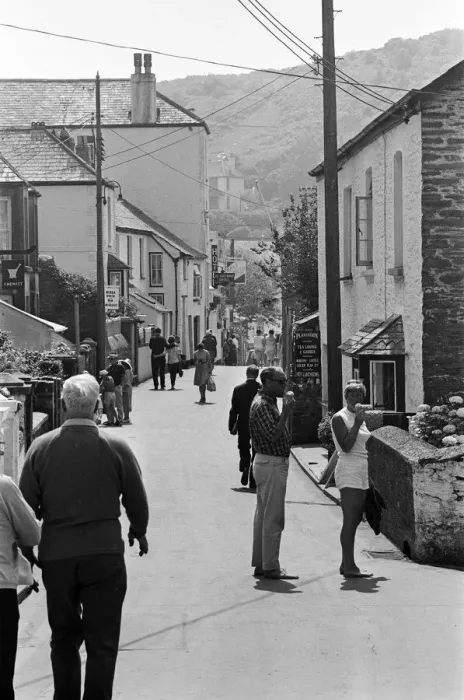 Framed Print : General scenes in Polperro, Cornwall. 13th July 1967 Framed Print : General scenes in Polperro, Cornwall. 13th July 1967