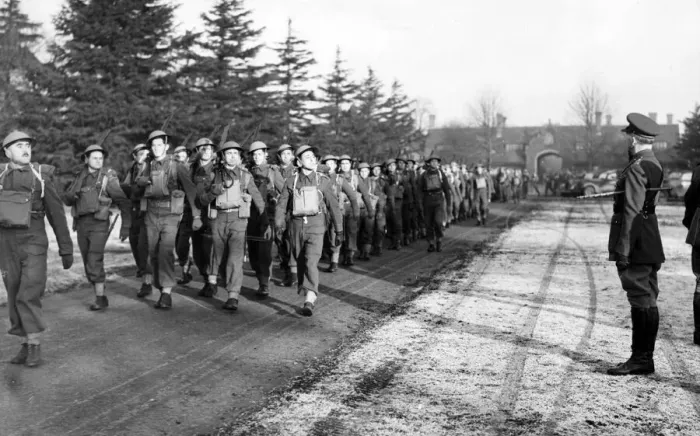 Framed Print : General Sir John Dill with Czech troops in the Western Command. December 1940