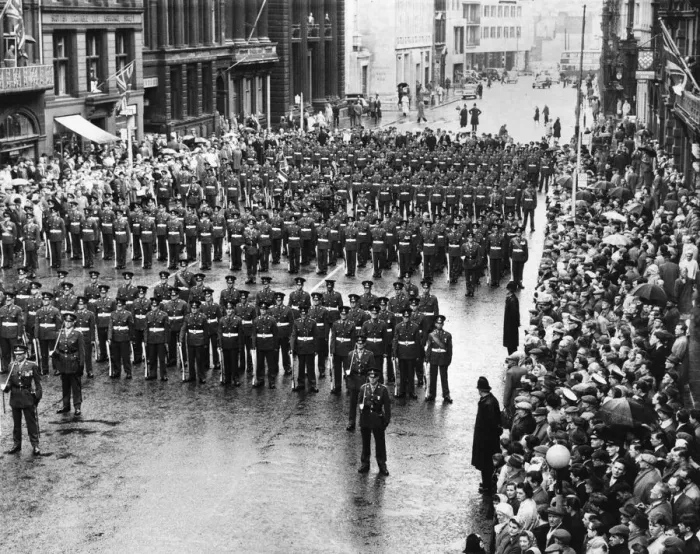 Framed Print : General view along Castle Street in central Liverpool during the inspection of Framed Print : General view along Castle Street in central Liverpool during the inspection of