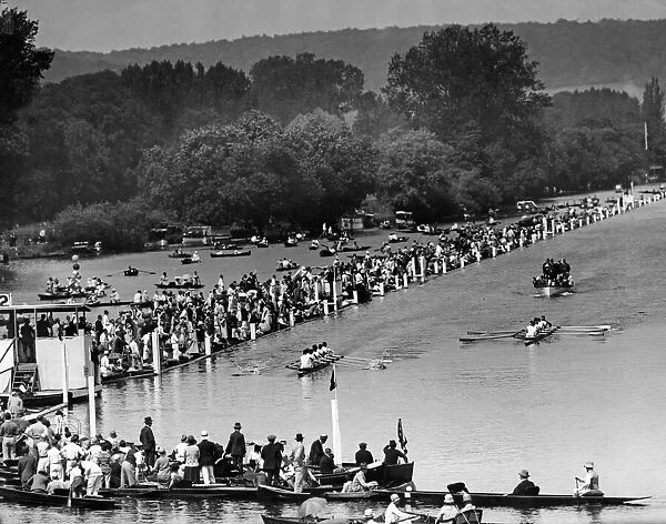 A general view of Henley Regatta opening day. Circa 1923