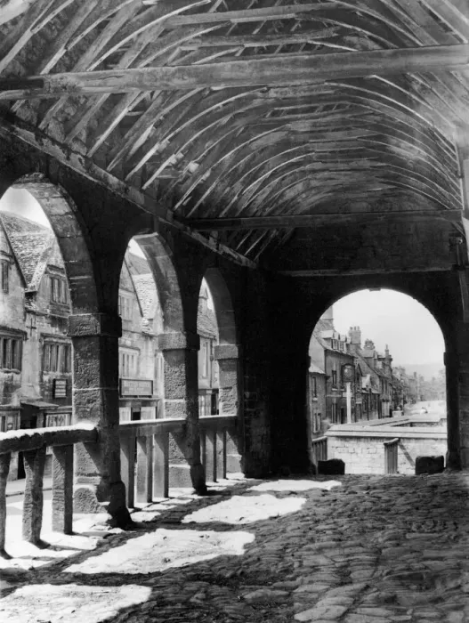Framed Print : General view along the High Street in Chipping Campden, Gloucestershire. Circa 1935 Framed Print : General view along the High Street in Chipping Campden, Gloucestershire. Circa 1935