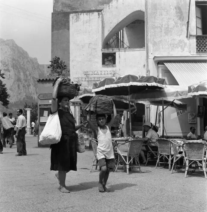 Framed Print : General view of the Piazza Umberto on Capri, Italy. August 1952 Framed Print : General view of the Piazza Umberto on Capri, Italy. August 1952