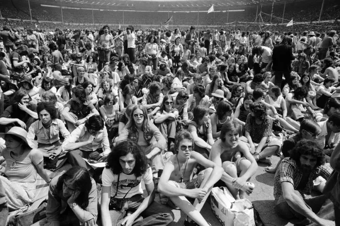 Framed Print : General view showing the thousands of fans at the Midsummer Music concert at Wembley Framed Print : General view showing the thousands of fans at the Midsummer Music concert at Wembley