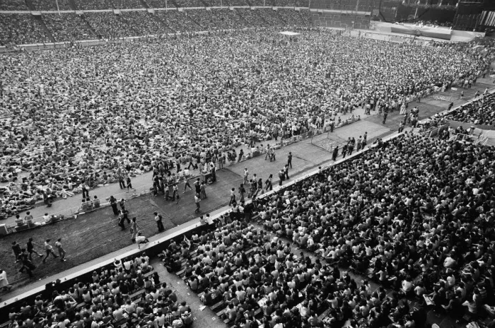 Framed Print : General view showing the thousands of fans at the Midsummer Music concert at Wembley