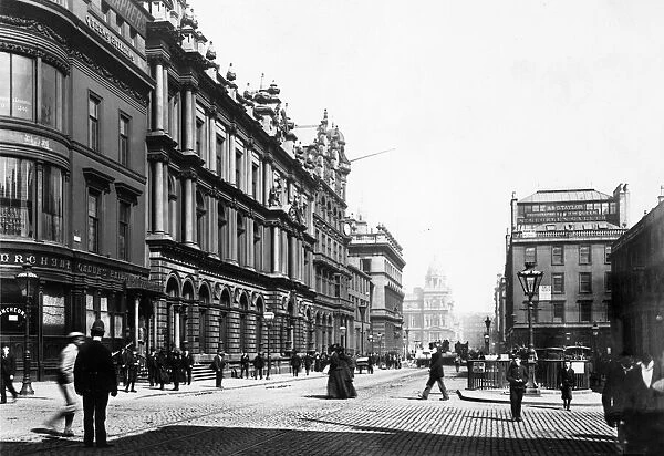 General view of St. Vincent Place in Glasgow City Centre, circa 1900