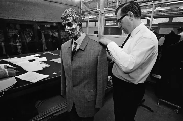 Framed Print : General views of Hepworths Tailors, Leeds. 13th December 1967 Framed Print : General views of Hepworths Tailors, Leeds. 13th December 1967