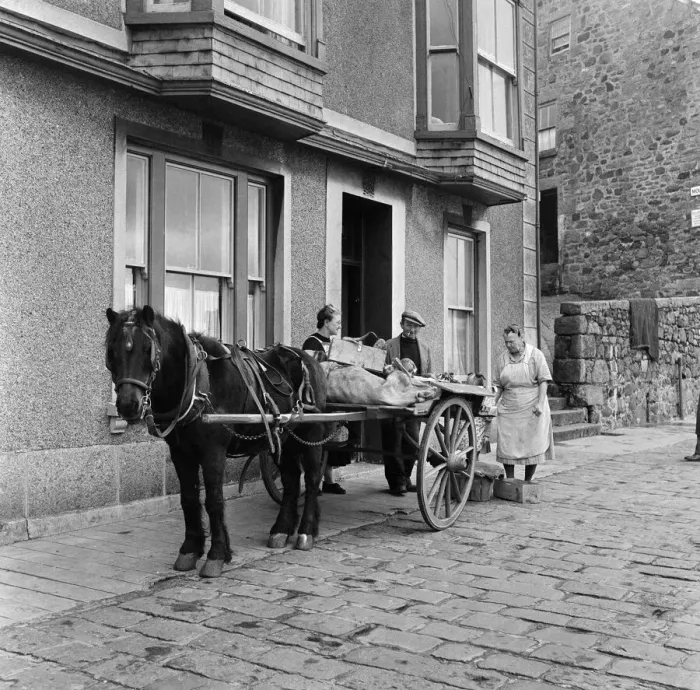 Framed Print : General views of St Ives, Cornwall. A horse and cart pulling fruit and vegetables