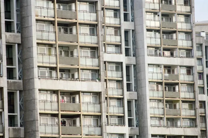 Framed Print : General views of tower blocks. Brandon Estate, Kennington, London. 31st January 1989 Framed Print : General views of tower blocks. Brandon Estate, Kennington, London. 31st January 1989