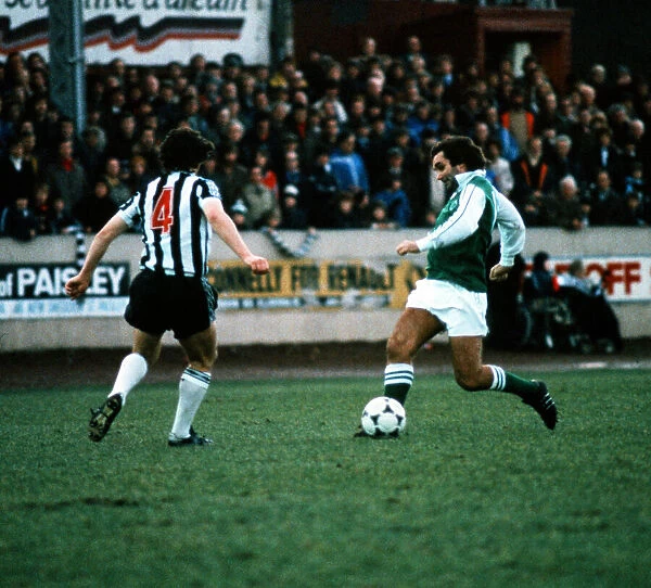 George Best in action for Hibernian. 24th November 1979