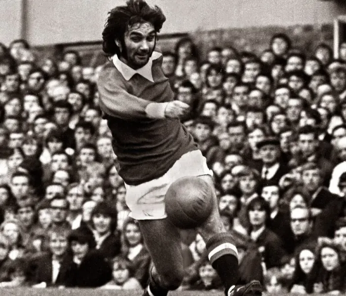 Framed Print : George Best Football Player - August 1971 in action for Manchester United against Framed Print : George Best Football Player - August 1971 in action for Manchester United against