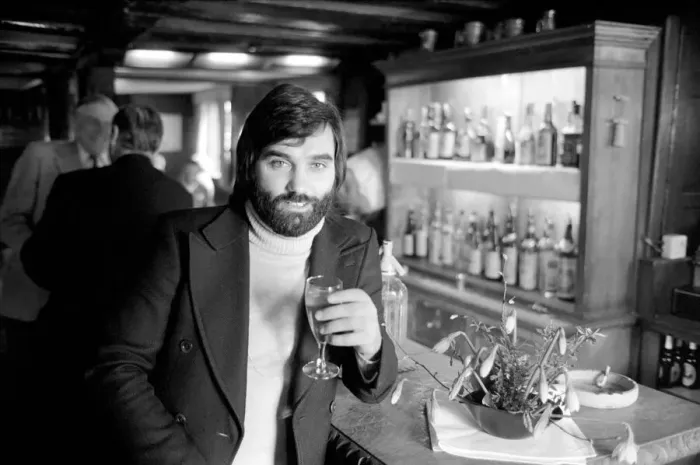Framed Print : George Best. Footballer George Best at the Bray home of Michael Parkinson Framed Print : George Best. Footballer George Best at the Bray home of Michael Parkinson