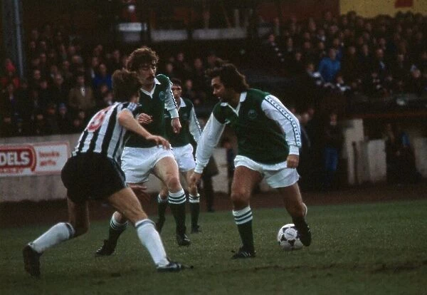 George Best Hibs Hibernian football player November 1979 With Tony Higgins against