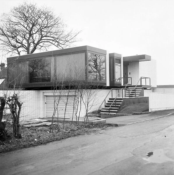 George Bests Bramhall Cheshire Home. January 1972 72-0363