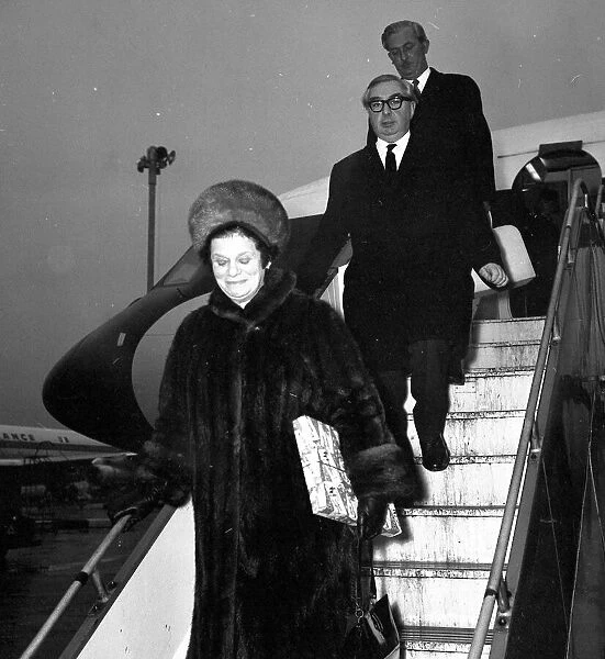 George Brown and his wife arrive at LAP from Rome after talks. Y13