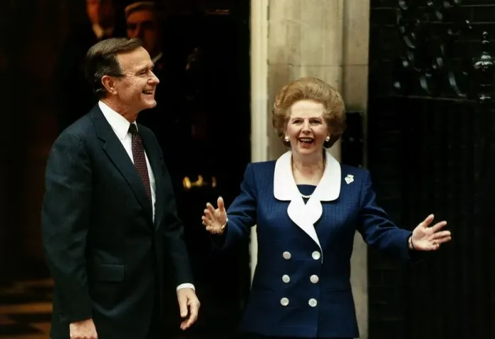 Framed Print : George Bush US President standing outside No10 Downing Street with Margaret Framed Print : George Bush US President standing outside No10 Downing Street with Margaret