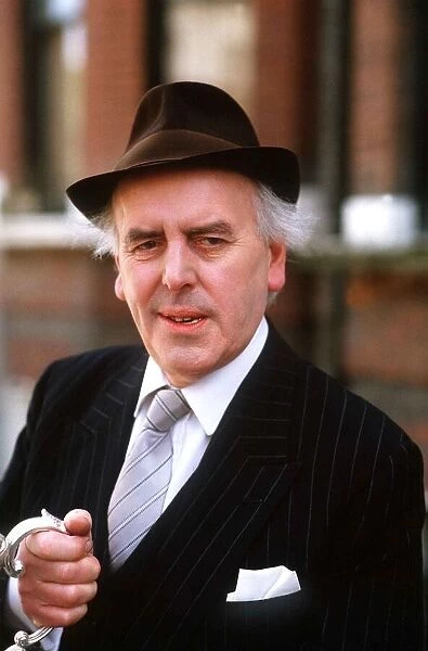 George Cole Actor - May 1985 Dbase MSI