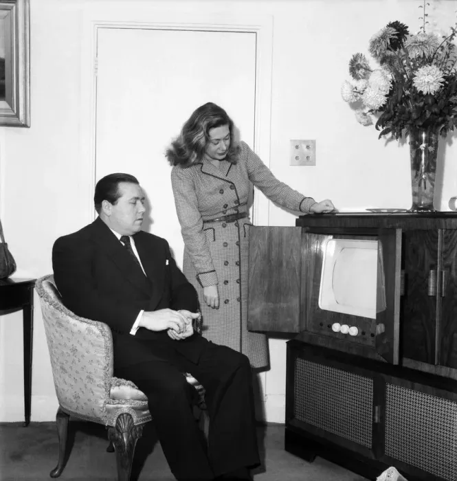 Framed Print : George Dawson & Wife Olga with their brand new television set. November 1952 C5748 Framed Print : George Dawson & Wife Olga with their brand new television set. November 1952 C5748