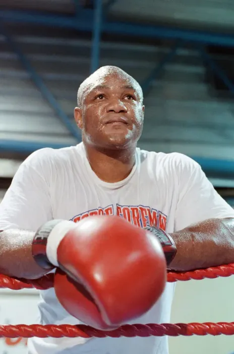 Framed Print : George Foreman pictured during training ahead of his fight with Terry Anderson Framed Print : George Foreman pictured during training ahead of his fight with Terry Anderson