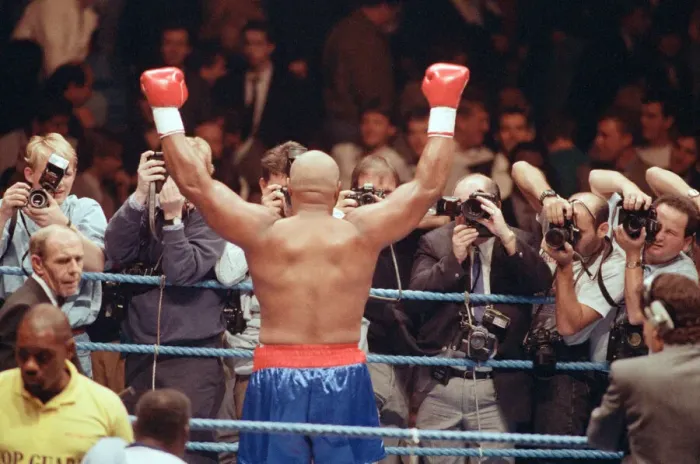 Framed Print : George Foreman vs. Terry Anderson, London Arena, London Framed Print : George Foreman vs. Terry Anderson, London Arena, London