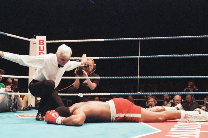 Framed Print : George Foreman vs. Terry Anderson, London Arena, London