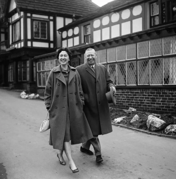 Framed Print : George Formby and fiancee Pat Howsen of Preston. She is wearing the huge solitaire