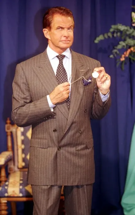 Framed Print : George Hamilton actor on set at LWT studios November 1998 in London Framed Print : George Hamilton actor on set at LWT studios November 1998 in London