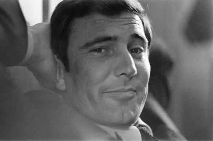 Framed Print : George Lazenby, Australian male model and actor, is officially presented to the world as Framed Print : George Lazenby, Australian male model and actor, is officially presented to the world as