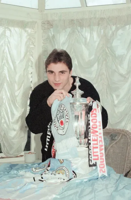 Framed Print : Georgi Kinkladze, Manchester City midfielder, photocall with The FA Cup sponsored by Framed Print : Georgi Kinkladze, Manchester City midfielder, photocall with The FA Cup sponsored by
