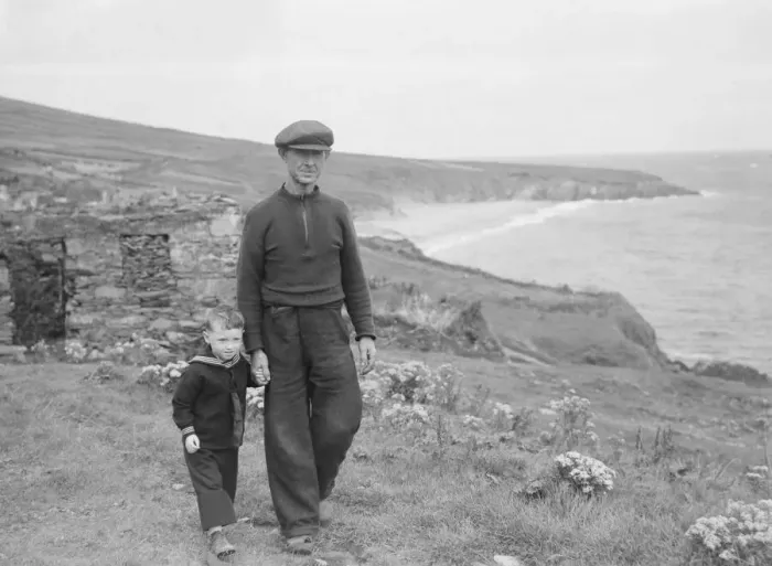 Framed Print : Georoid Keane, only child on Great Blasket Island. 2 / 9 / 1951 B4206 / 1 Framed Print : Georoid Keane, only child on Great Blasket Island. 2 / 9 / 1951 B4206 / 1