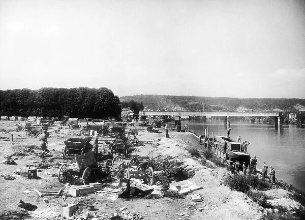 German Army retreats from the River Seine as Allies push into France following