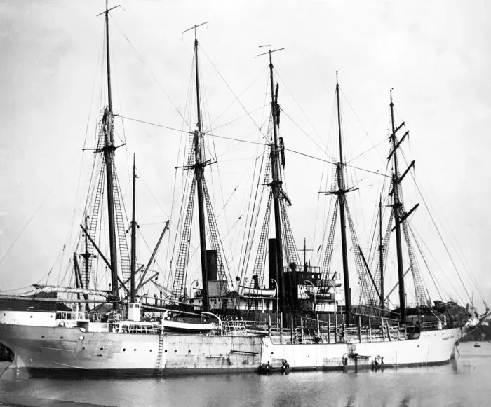 Framed Print : The German five-masted barque sailing ship Werner Vinnen arrived at Tyne Dock with a