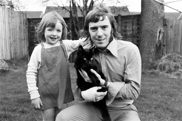 Framed Print : Gerry Pendrey with his 5 year-old daughter Karen Pendrey and lucky black cat Framed Print : Gerry Pendrey with his 5 year-old daughter Karen Pendrey and lucky black cat