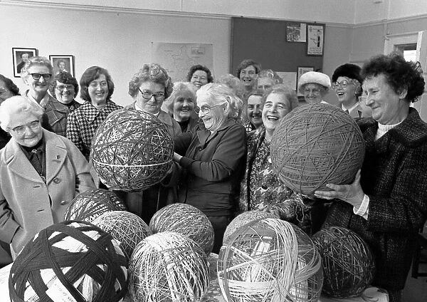 A giant ball of wool proved a winner for Halford Thursday Club in a competition organised