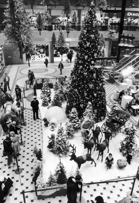 Framed Print : The giant Christmas tree and display in Halle Square, in the The Arndale Centre Framed Print : The giant Christmas tree and display in Halle Square, in the The Arndale Centre
