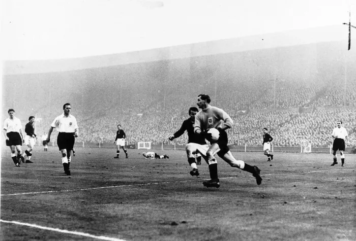 Framed Print : Gil Merrick, goalkeeper for Birmingham City and seen here playing for England, 1953 Framed Print : Gil Merrick, goalkeeper for Birmingham City and seen here playing for England, 1953