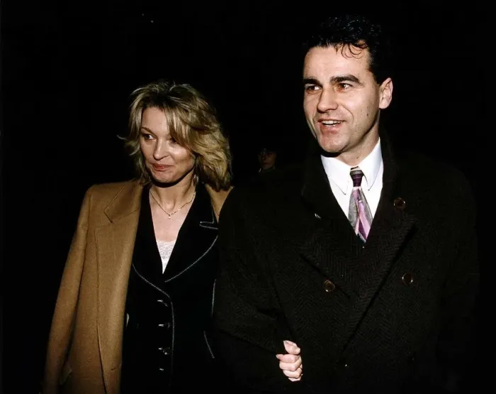 Framed Print : Gillian Taylforth actress arriving at court with Geoffrey Knights where she was sueing Framed Print : Gillian Taylforth actress arriving at court with Geoffrey Knights where she was sueing