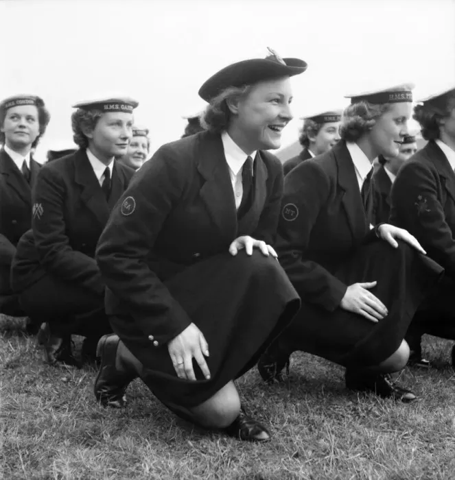 Framed Print : Girls of the three Services (WRNS, WRAC, WRAF) are being trained at Wilmslow for a