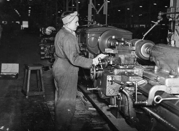 Girls was work on the machines at a Royal Ordnance Factory Engineering factory in