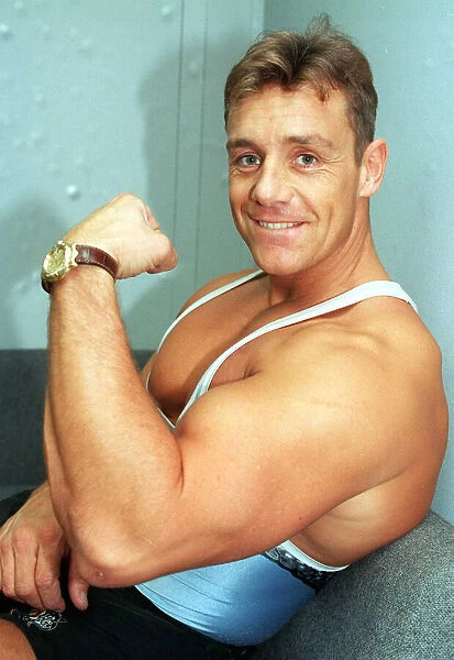 Gladiator Cobra (Mike Wilson), November 1997 Flexing muscles