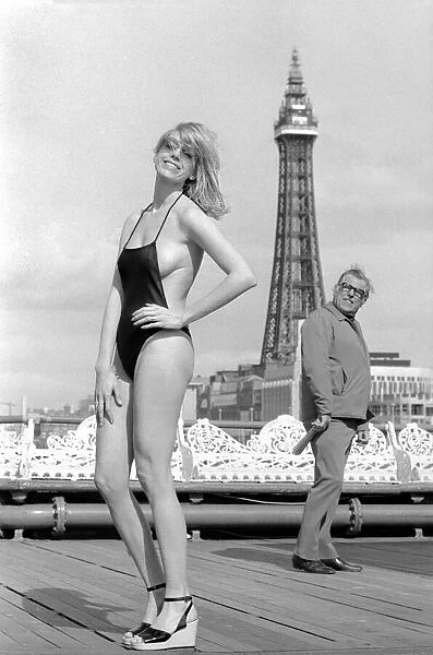Glamour: Beach Fashion at Blackpool. March 1975 75-1705-008