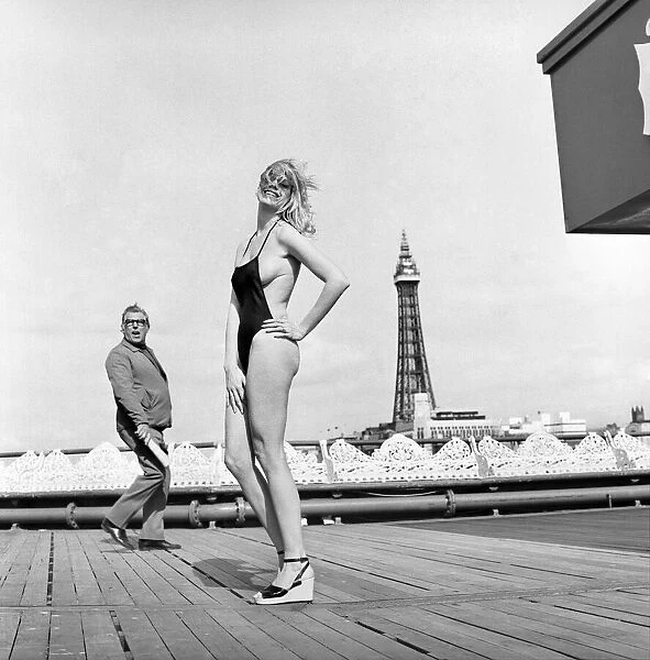 Glamour: Beach Fashion at Blackpool. March 1975 75-1705-005