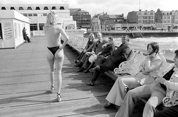 Glamour: Beach Fashion at Blackpool. March 1975 75-1705-014