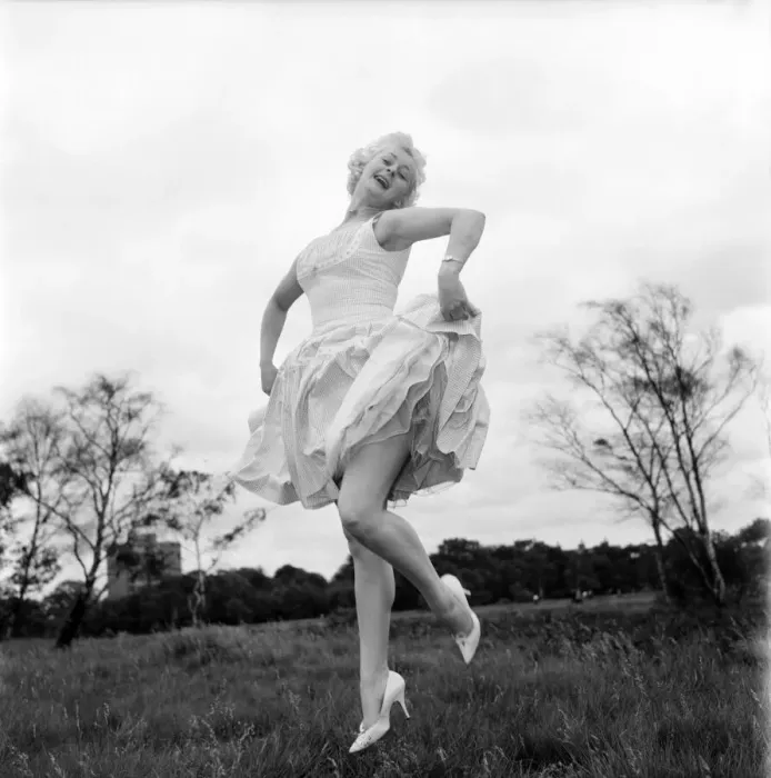 Framed Print : Glamour Orrena Elder, 22 TV. Topper, Dancing Show. M4470-004 Framed Print : Glamour Orrena Elder, 22 TV. Topper, Dancing Show. M4470-004