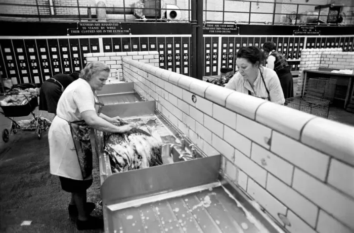 Framed Print : Glasgow Steamies. General scenes of women doing the laundry in a steamies in the Gorbals Framed Print : Glasgow Steamies. General scenes of women doing the laundry in a steamies in the Gorbals