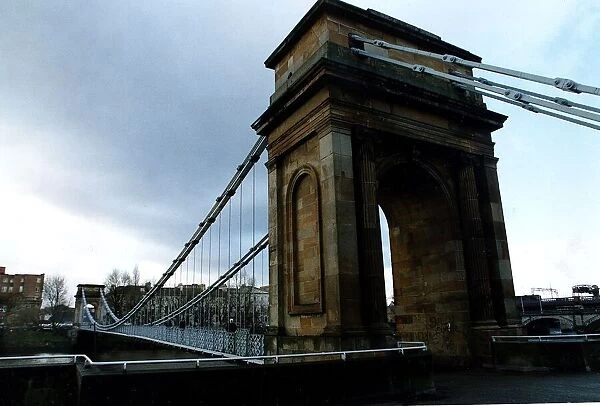 Glasgow suspension bridge over River Clyde