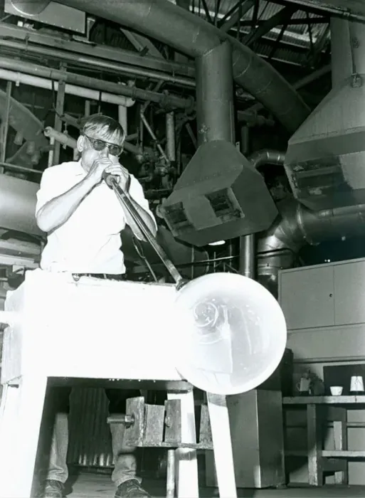 Framed Print : Glass blower Jimmy Davidson was awarded the British Empire Medal in the Birthday Honours Framed Print : Glass blower Jimmy Davidson was awarded the British Empire Medal in the Birthday Honours