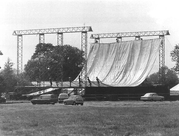 Glastonbury Festival, Pilton, building stage at the pop festival in 1979