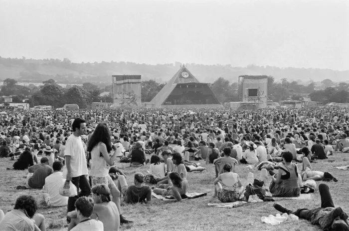 Framed Print : Glastonbury Festival, Pilton, Somerset. Picture shows scenes from the 1992 Framed Print : Glastonbury Festival, Pilton, Somerset. Picture shows scenes from the 1992